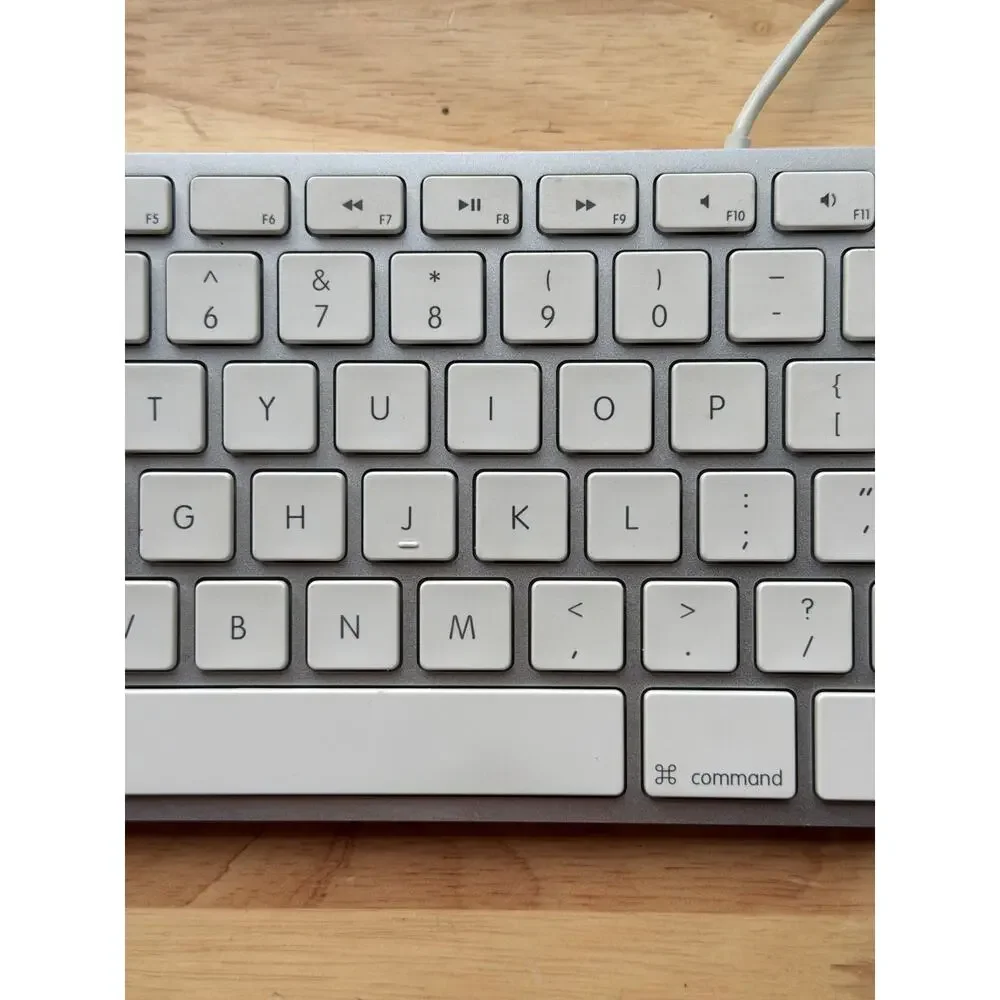 Genuine Apple USB Wired Keyboard A1243 with 10 Key for iMac, Mac Mini, Mac Pro